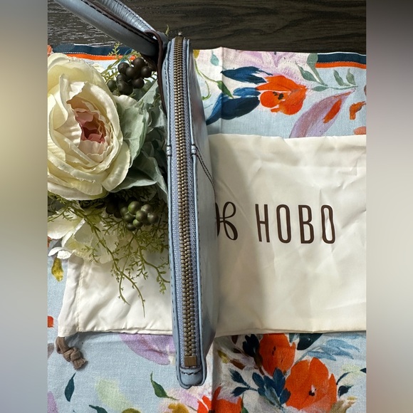 HOBO Blue Wristlet Clutch - Picture 6 of 9